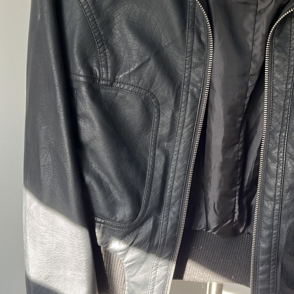 Faux leather jacket - Picture 2 of 4